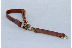 JAGTHALSBÅND - syet sammen - læder - brun - messing/bronze.