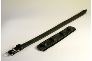 HALSBÅND - læder - dobbeltsyet - bredde 3 cm. - længde 65 cm. - m.brun - krome.