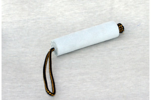KLIN - bidepølse - læder med håndtag - massiv rullet - 3,5 x 20 cm.